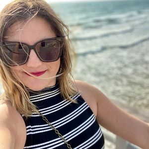 Meet your Posher, Kenzie